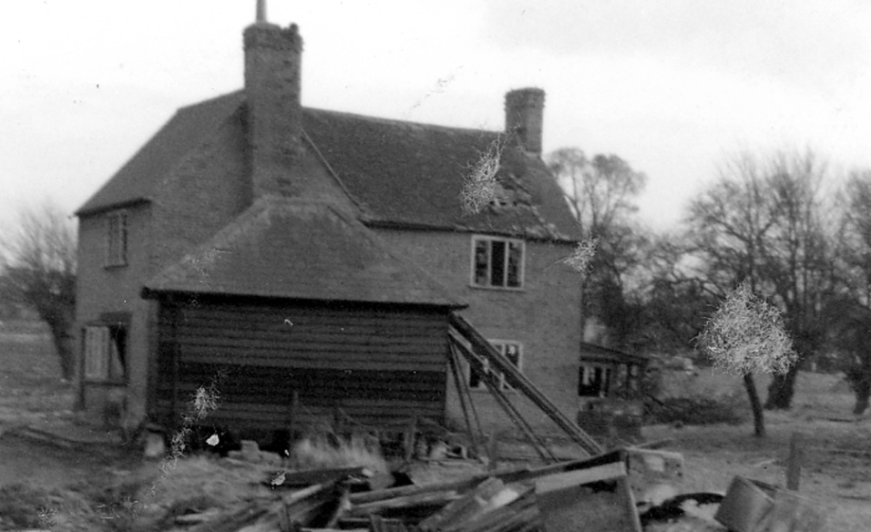Wrights Farm was puled down in 1965.