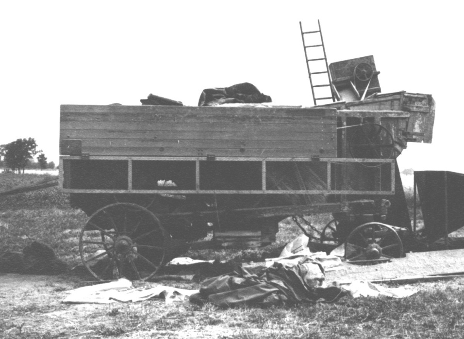 A threshing machine at Burge End Farm