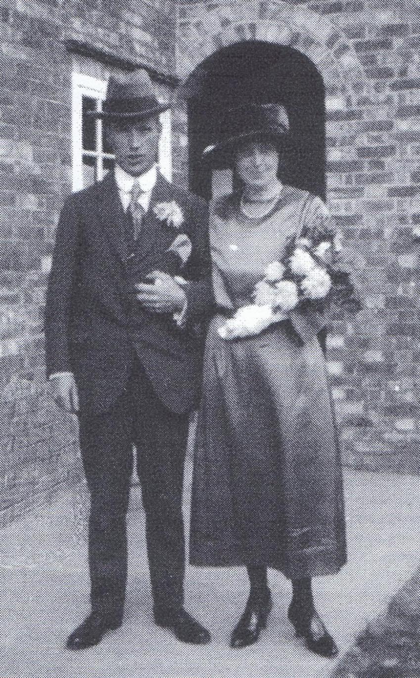 John Handscombe married Fanny Sheppard at St marys Church Pirton 1922